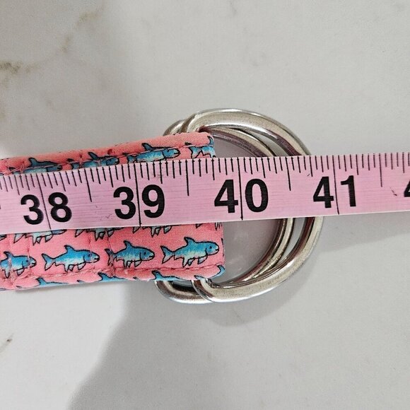 Vineyard Vines Pink Blue Shark Print Cotton Belt Size Medium Silver Buckle - Picture 5 of 7